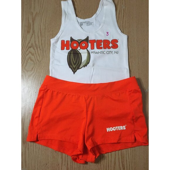B75 #3 Hooters Girl Worn Uniform Tank & Shorts From Atlantic City NJ size Xs - Picture 1 of 5